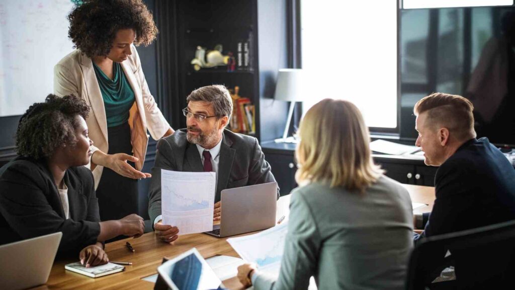 Business People Meeting 1024x576